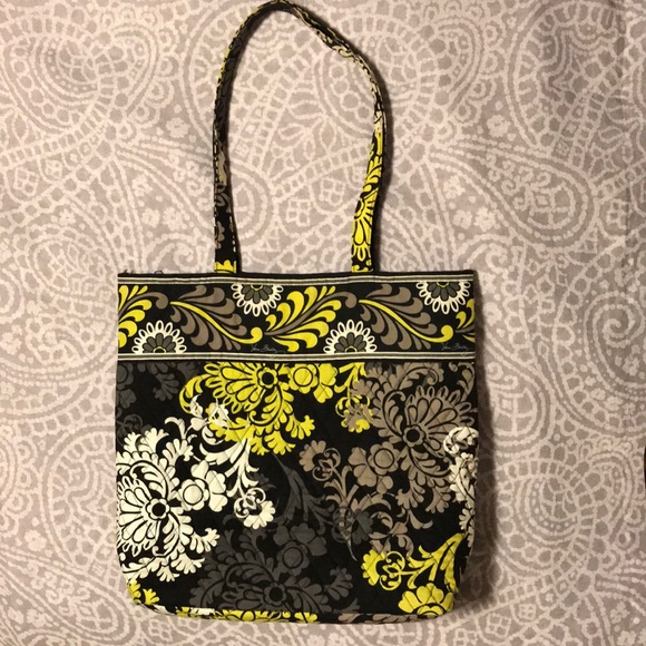 Vera Bradley Handbags - EUC Vera Bradley Baroque Tote with Snap Closure